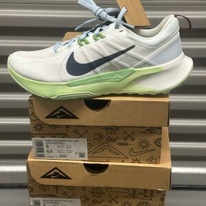 Nike shose for women men unisex, size 7.8.9.10 11 color gray white